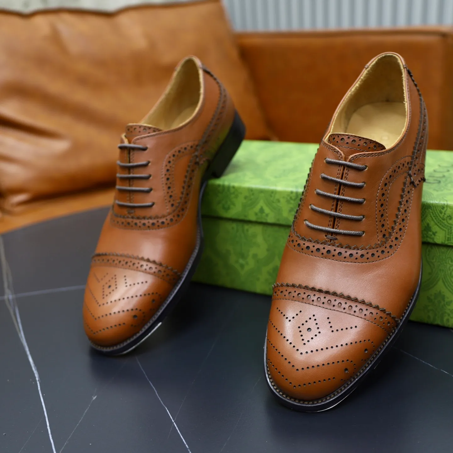 Men's shoes 💰660💰🙅‍♂️🙅‍♂️🙅‍♂️Niuli Brand: Gucci GuCCI Standard code: Men's code 39-44 (45 can be customized) Grade: Same style as the official website Original quality Material: Original cowhide surface Comfortable cowhide lining Original outsole Style category: Men's fashionable casual leather shoes Distinguished big-name luxury elements, top luxury Color: actual picture color